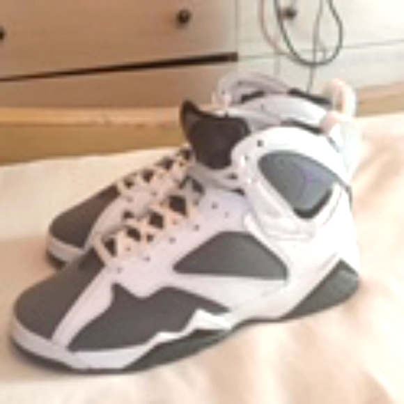 Brand new boys Jordans bb shoes - Picture 1 of 8